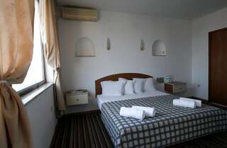 Отель Hotel Corona by Asteri Hotels Свети-Влас Двухместный номер с 1 кроватью или 2 отдельными кроватями-10