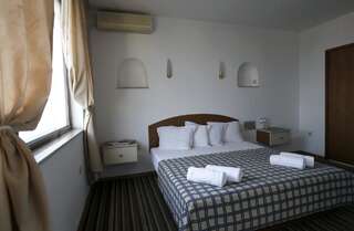 Отель Hotel Corona by Asteri Hotels Свети-Влас Двухместный номер с 1 кроватью или 2 отдельными кроватями-4